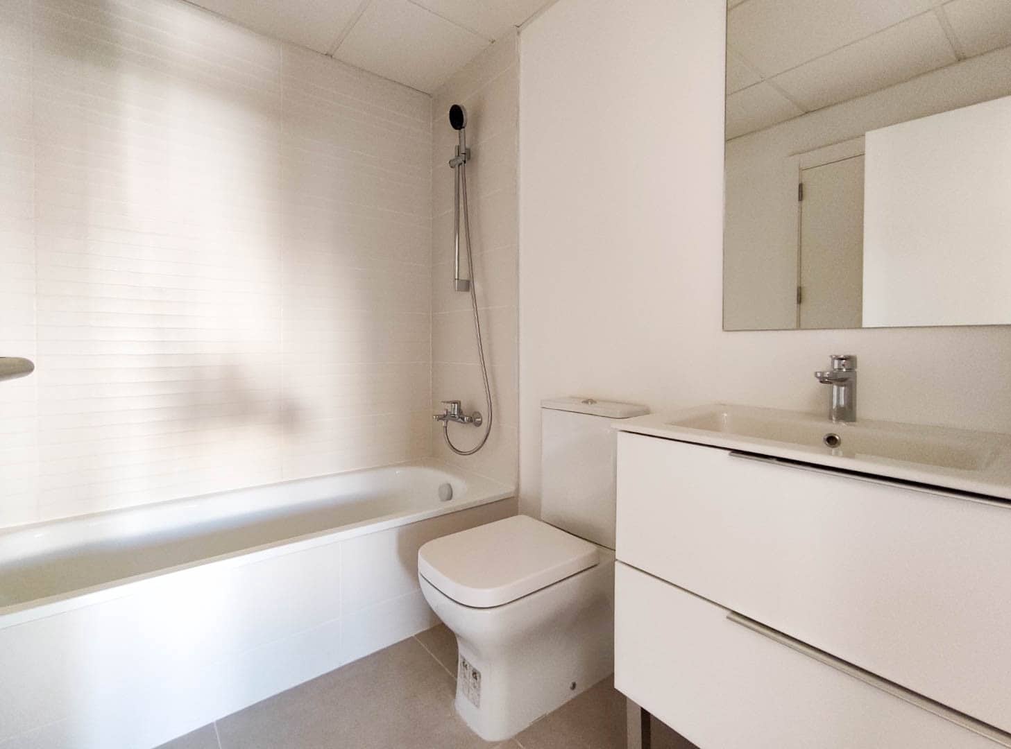 2 makuuhuone Huoneisto myytävänä paikassa New Golden Mile mukana uima-altaan - 443 800 € (Ref: 9433446)