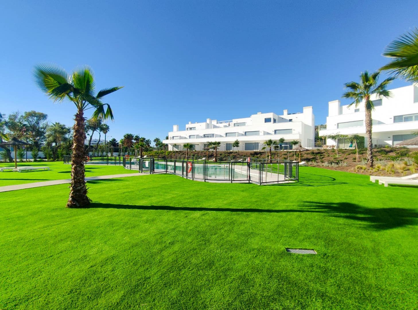 2 makuuhuone Huoneisto myytävänä paikassa New Golden Mile mukana uima-altaan - 443 800 € (Ref: 9433446)