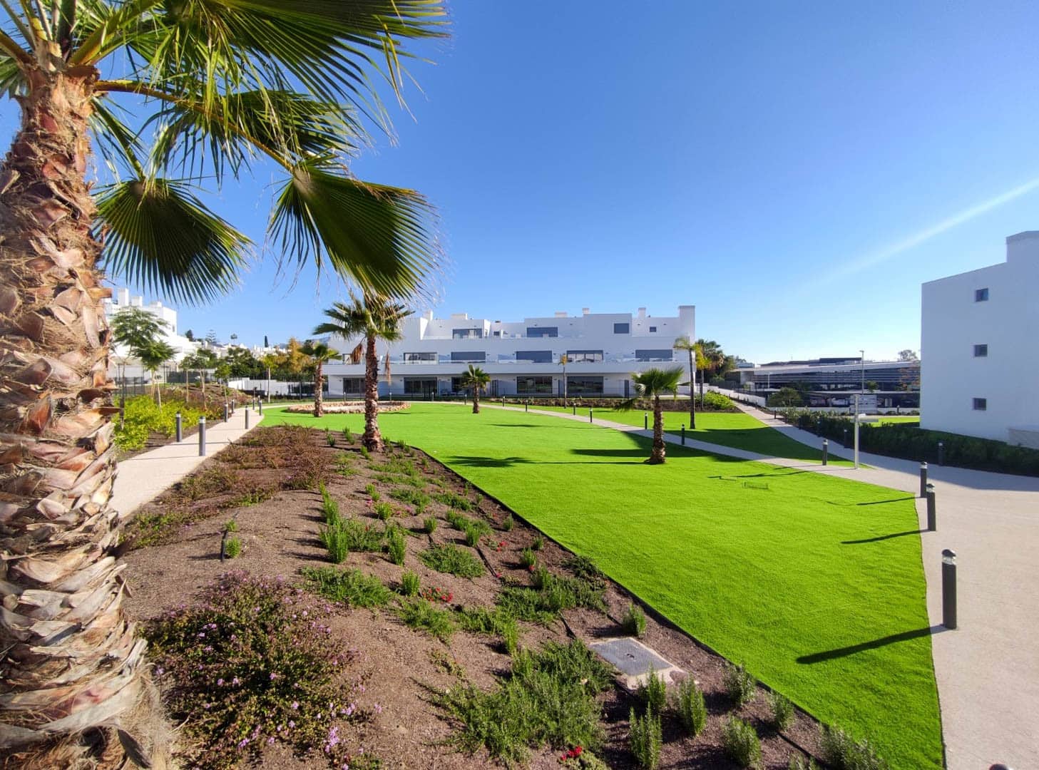 2 makuuhuone Huoneisto myytävänä paikassa New Golden Mile mukana uima-altaan - 443 800 € (Ref: 9433446)