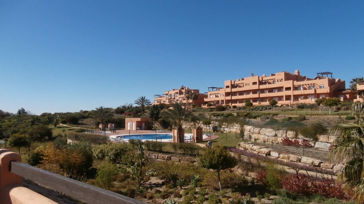 2 bedroom Penthouse for sale in Casares with pool garage - € 279,000 (Ref: 9433447)