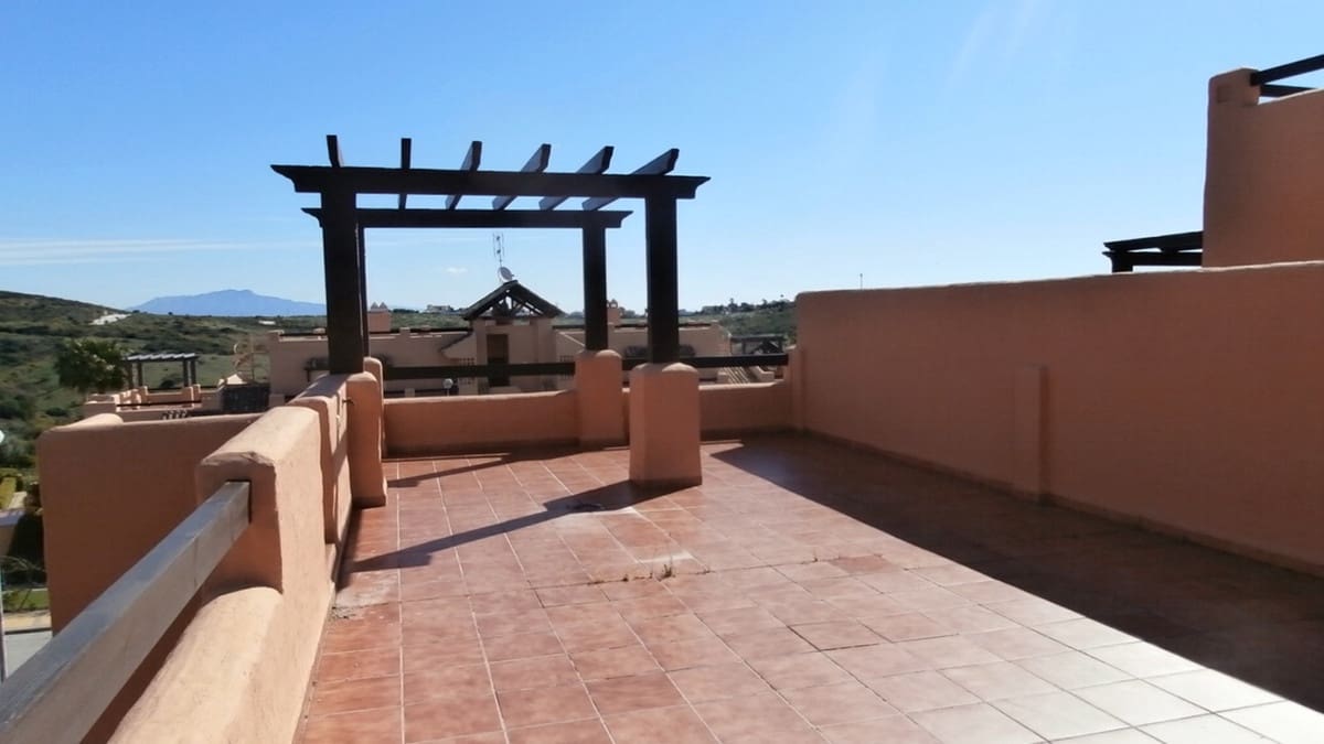 2 bedroom Penthouse for sale in Casares with pool garage - € 279,000 (Ref: 9433447)