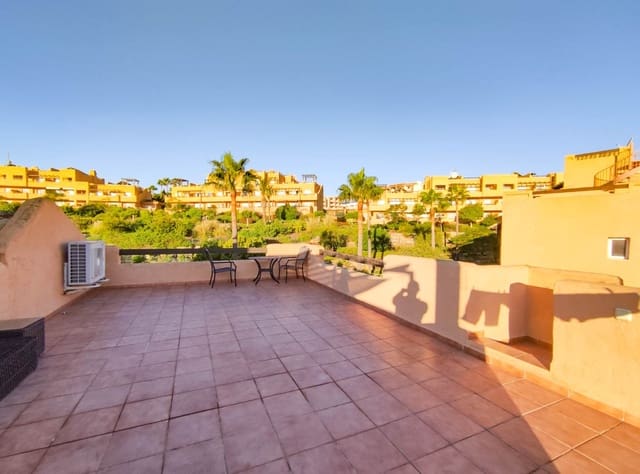 2 bedroom Penthouse for sale in Casares with pool garage - € 279,000 (Ref: 9433447)