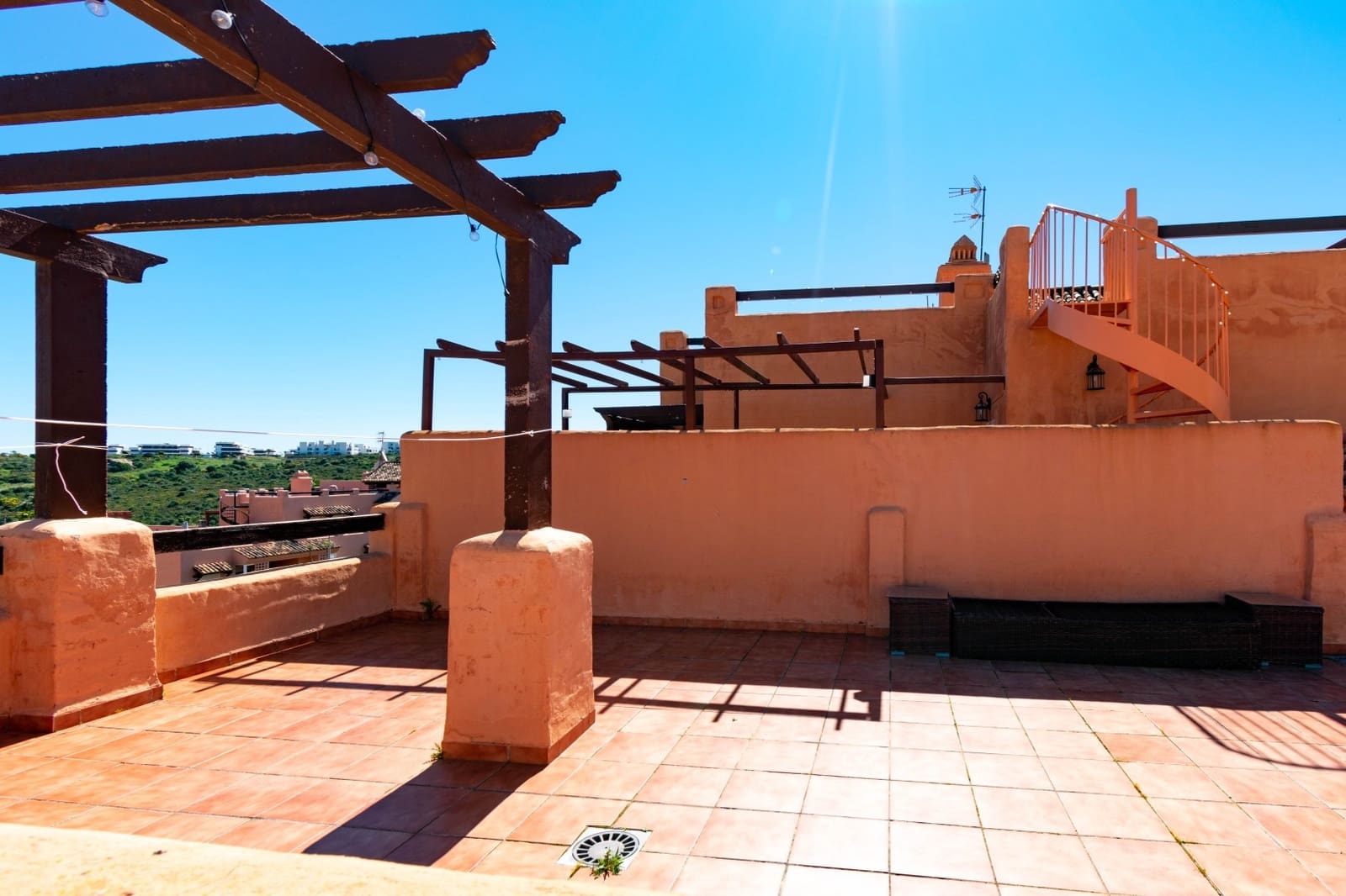 2 bedroom Penthouse for sale in Casares with pool garage - € 255,000 (Ref: 9433447)