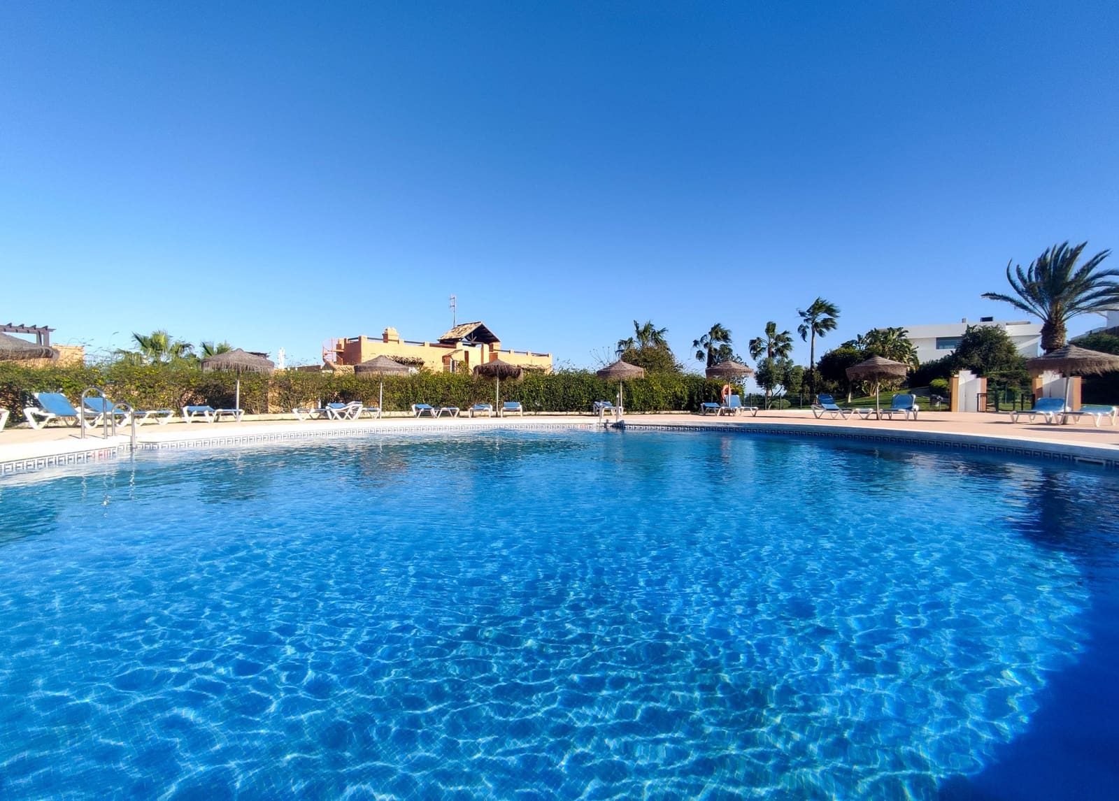 2 bedroom Penthouse for sale in Casares with pool garage - € 255,000 (Ref: 9433447)