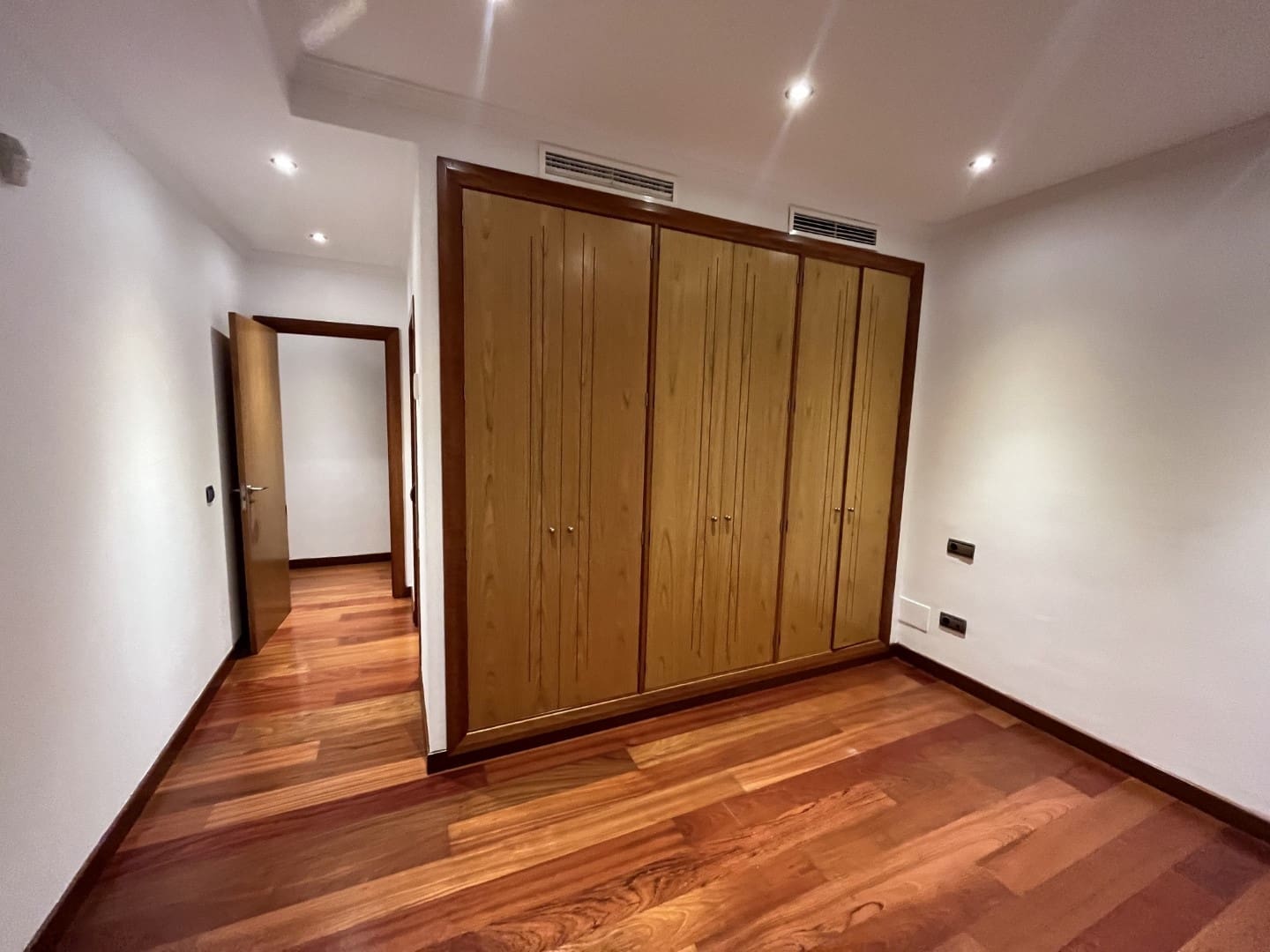 9 soverom Penthouse til salgs i Marbella med svømmebasseng garasje - € 3 900 000 (Ref: 9433448)