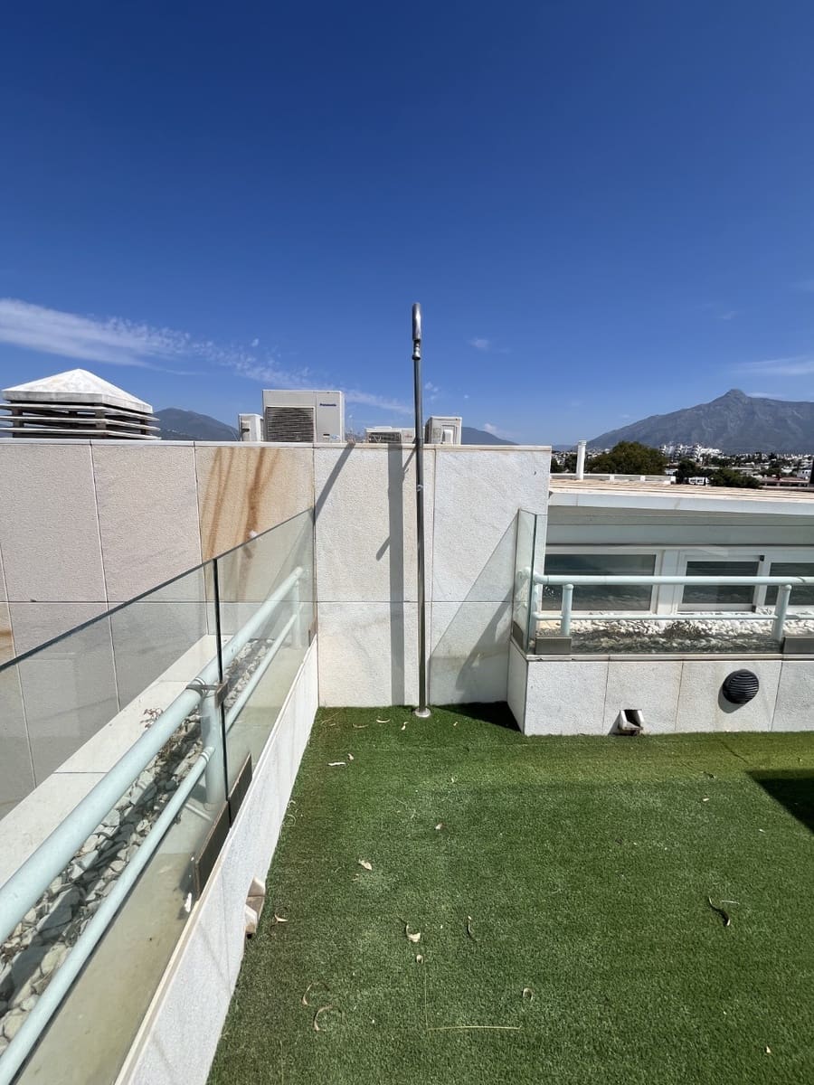 9 soverom Penthouse til salgs i Marbella med svømmebasseng garasje - € 3 900 000 (Ref: 9433448)