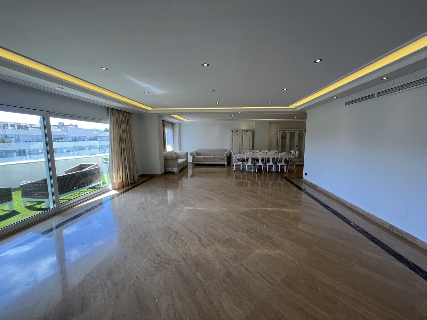 9 soverom Penthouse til salgs i Marbella med svømmebasseng garasje - € 3 900 000 (Ref: 9433448)