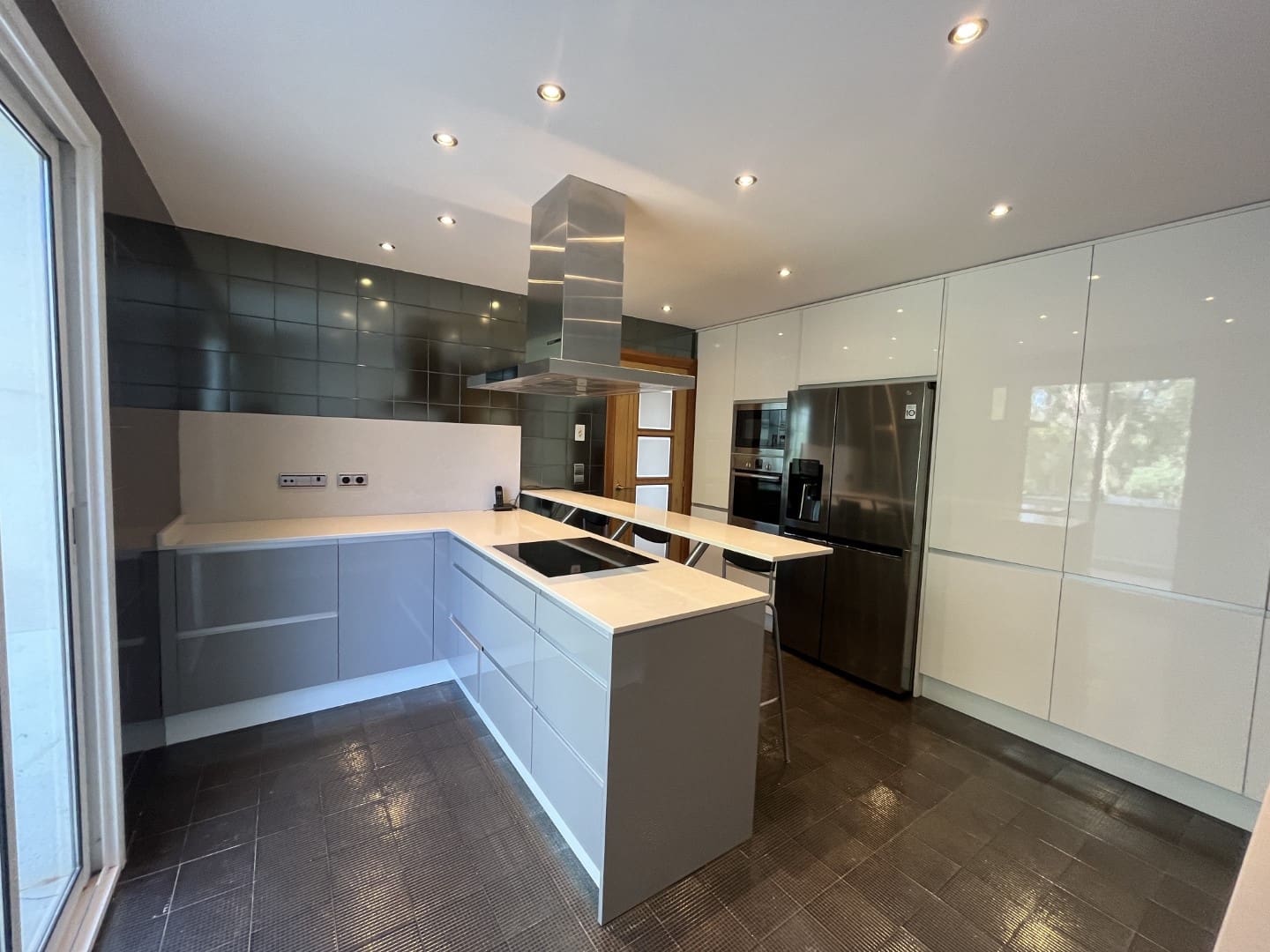 9 soverom Penthouse til salgs i Marbella med svømmebasseng garasje - € 3 900 000 (Ref: 9433448)