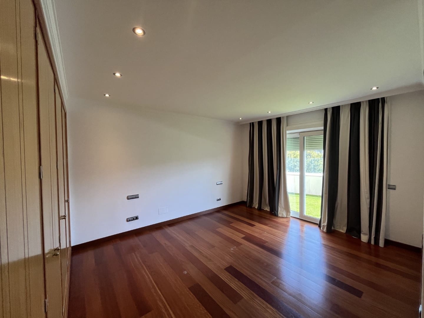 9 soverom Penthouse til salgs i Marbella med svømmebasseng garasje - € 3 900 000 (Ref: 9433448)