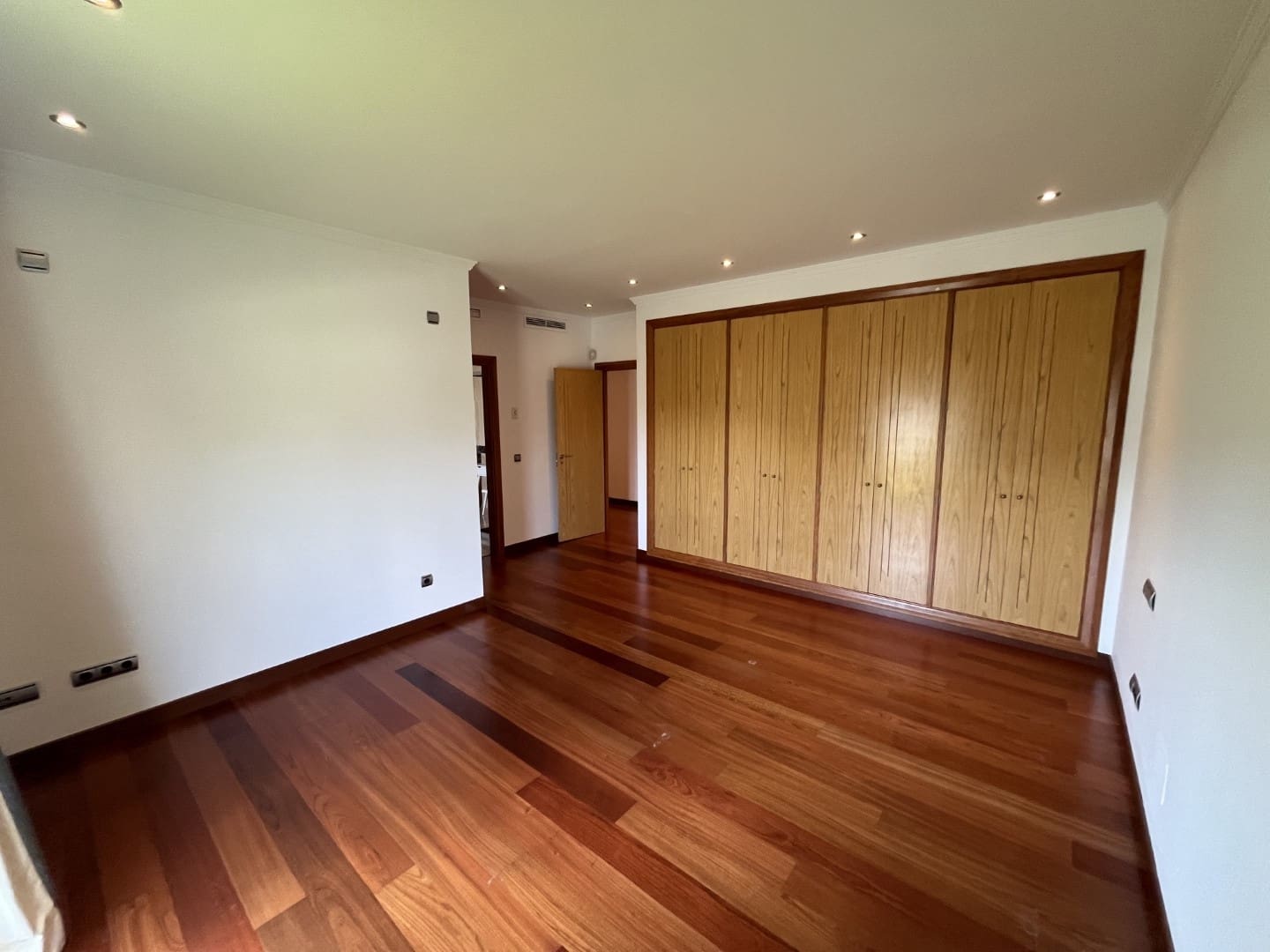 9 soverom Penthouse til salgs i Marbella med svømmebasseng garasje - € 3 900 000 (Ref: 9433448)