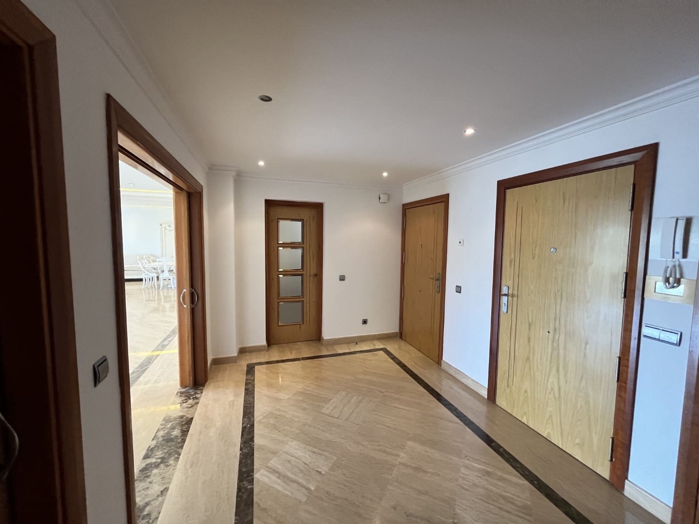 9 soverom Penthouse til salgs i Marbella med svømmebasseng garasje - € 3 900 000 (Ref: 9433448)