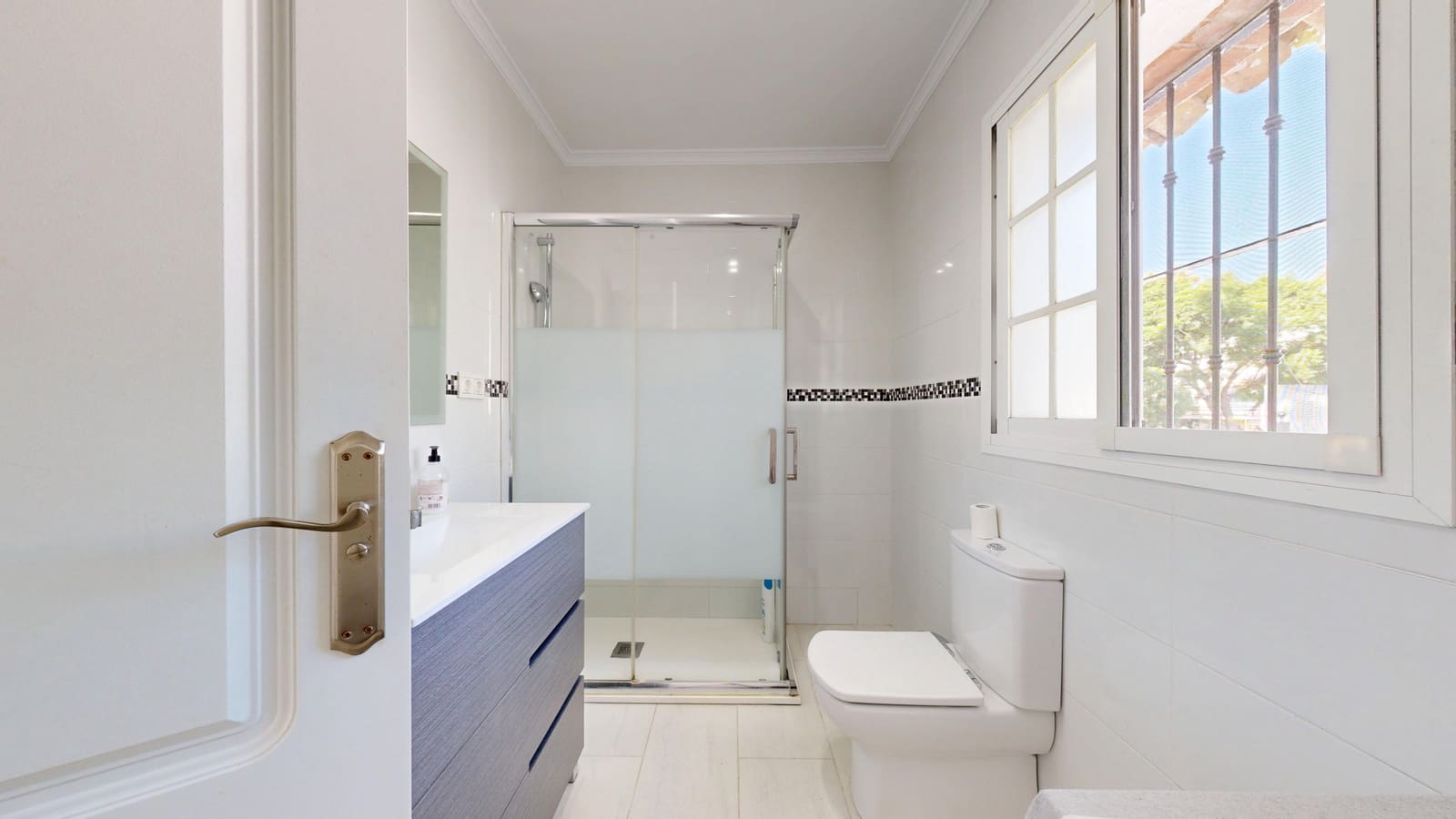 6 sypialnia Dom blizniak na sprzedaż w Golden Mile z basenem garażem - 3 500 000 € (Ref: 9433449)