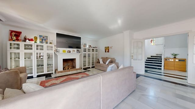 6 sypialnia Dom blizniak na sprzedaż w Golden Mile, Marbella z basenem garażem - 3 500 000 € (Ref: 9433449)