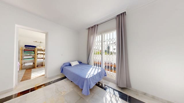 6 sypialnia Dom blizniak na sprzedaż w Golden Mile, Marbella z basenem garażem - 3 500 000 € (Ref: 9433449)