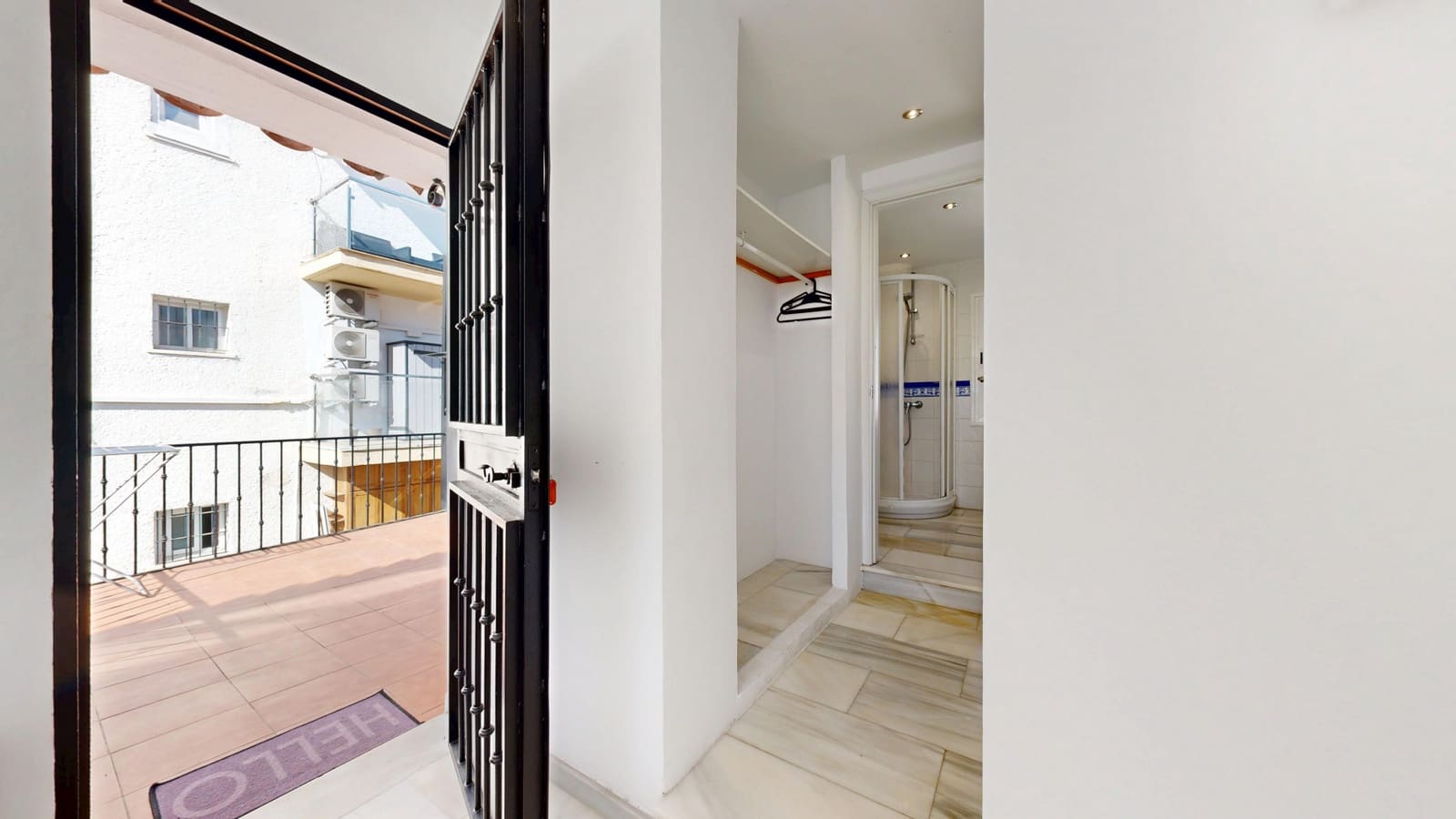 6 sypialnia Dom blizniak na sprzedaż w Golden Mile z basenem garażem - 3 500 000 € (Ref: 9433449)