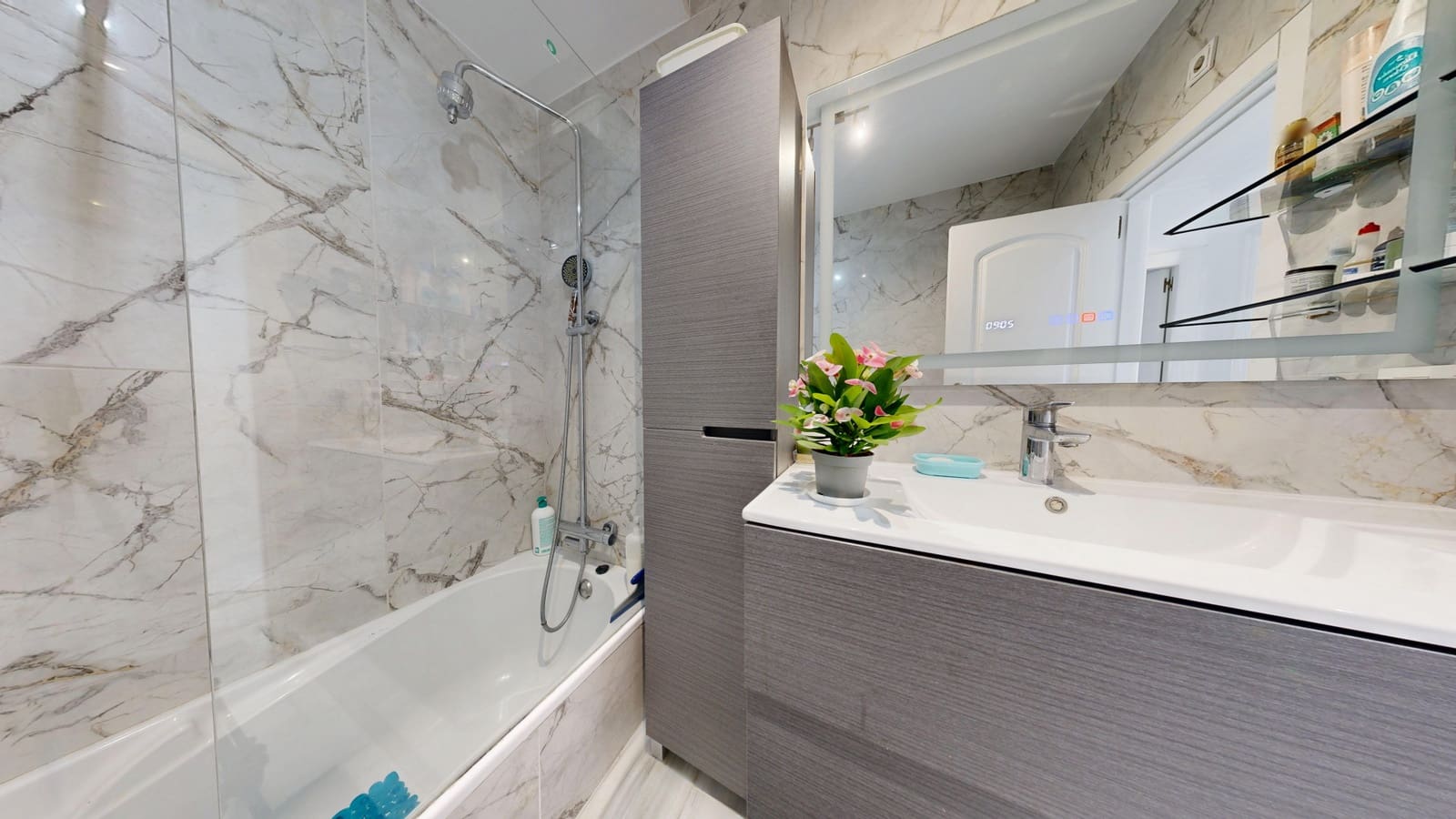 6 sypialnia Dom blizniak na sprzedaż w Golden Mile z basenem garażem - 3 500 000 € (Ref: 9433449)