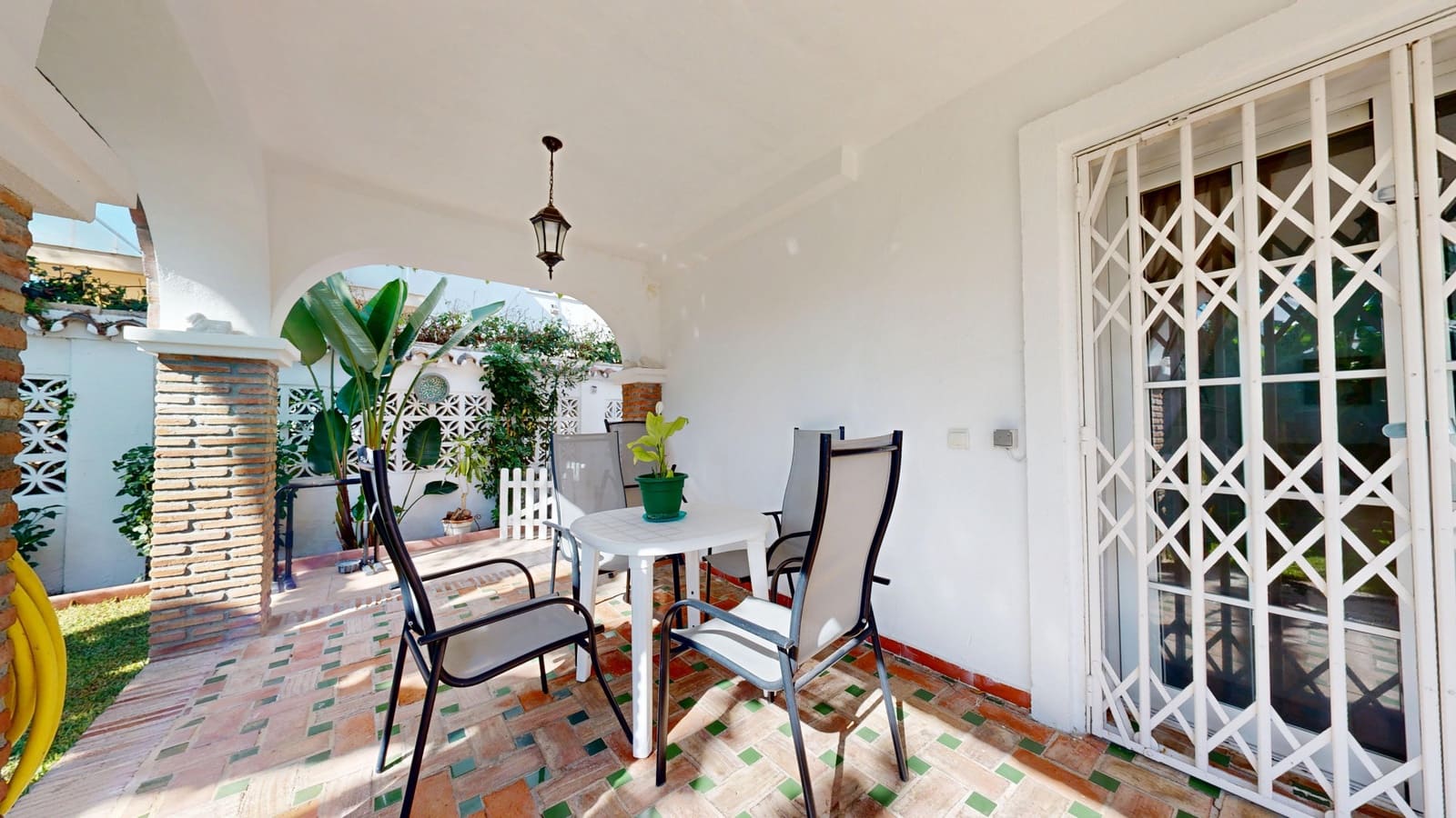 6 sypialnia Dom blizniak na sprzedaż w Golden Mile z basenem garażem - 3 500 000 € (Ref: 9433449)