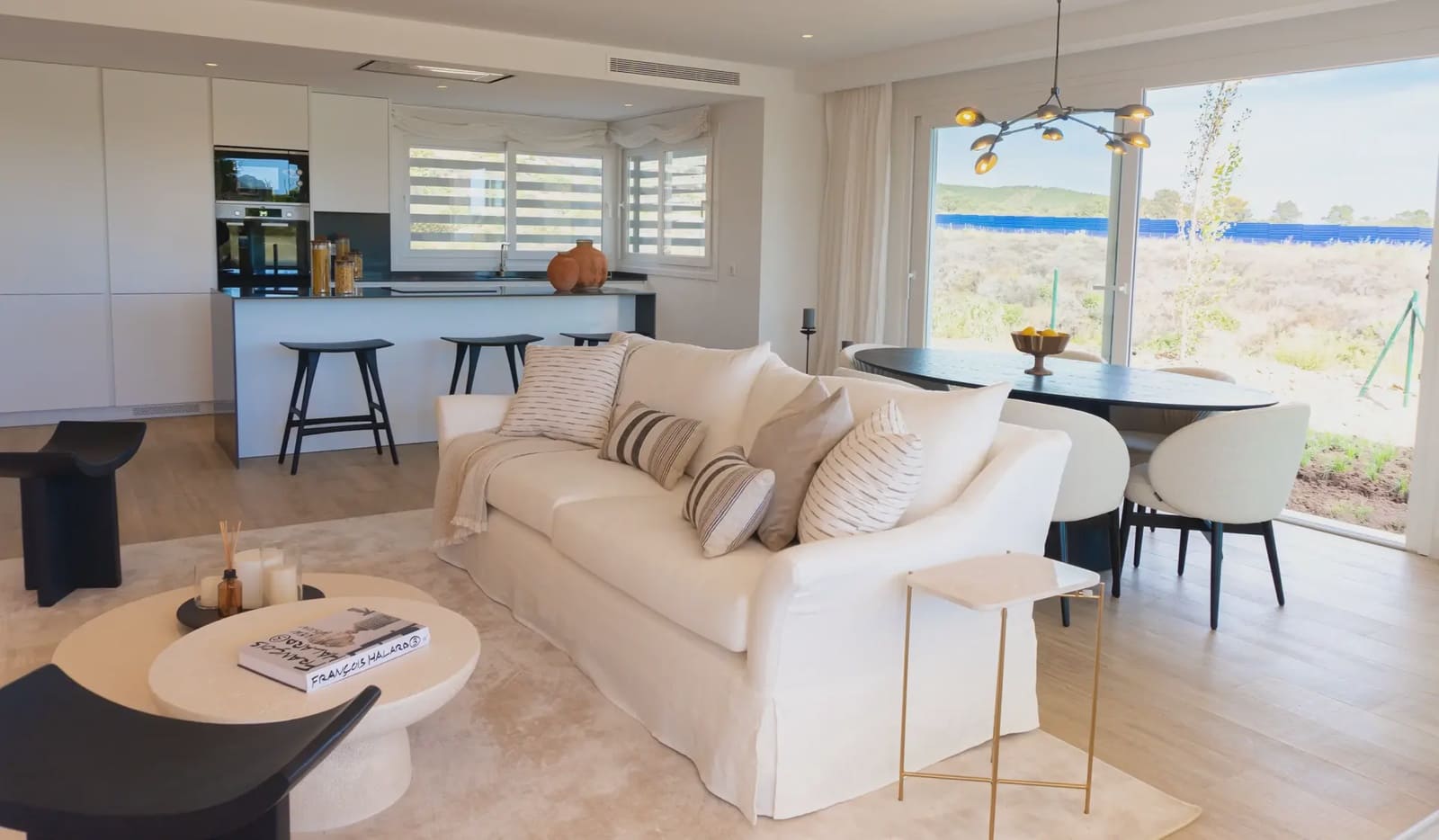 Apartamento de 2 habitaciones en Casares en venta con piscina garaje - 335.000 € (Ref: 9433451)