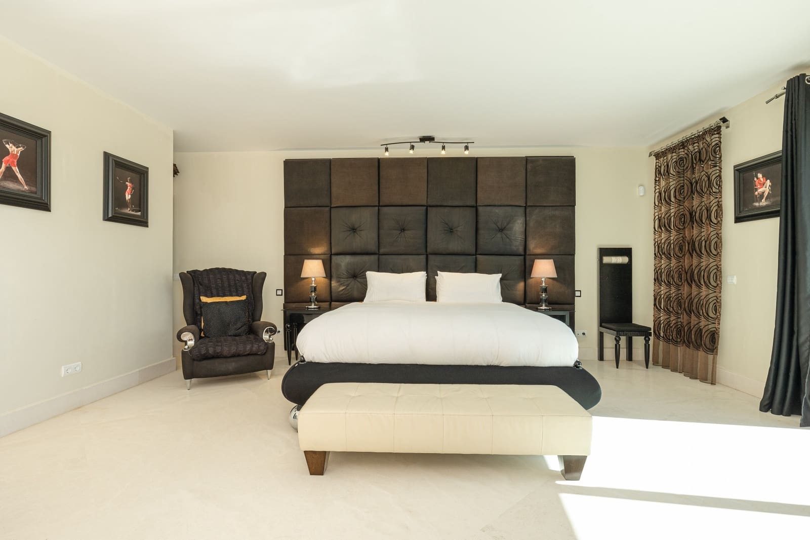 8 bedroom Villa for sale in Los Flamingos with pool garage - € 5,500,000 (Ref: 9433452)