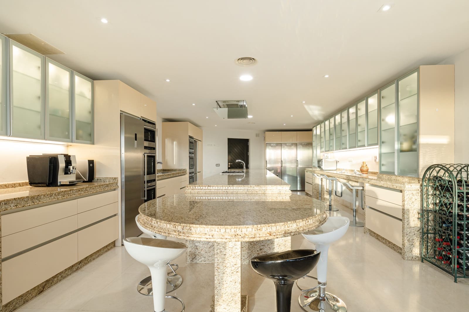 8 bedroom Villa for sale in Los Flamingos with pool garage - € 5,500,000 (Ref: 9433452)