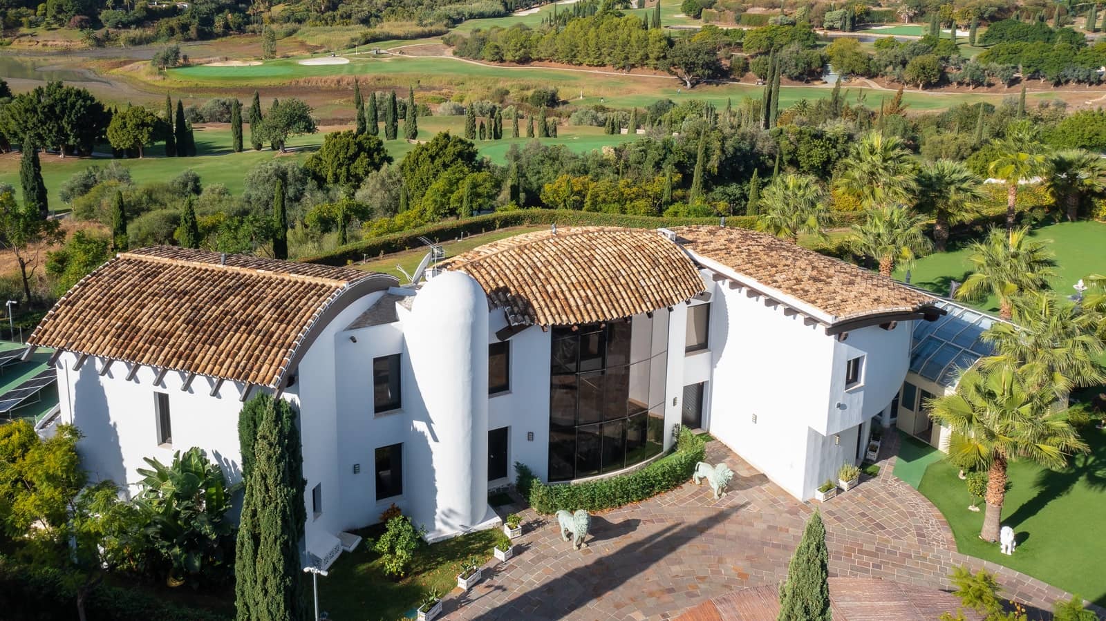 8 bedroom Villa for sale in Los Flamingos with pool garage - € 5,500,000 (Ref: 9433452)