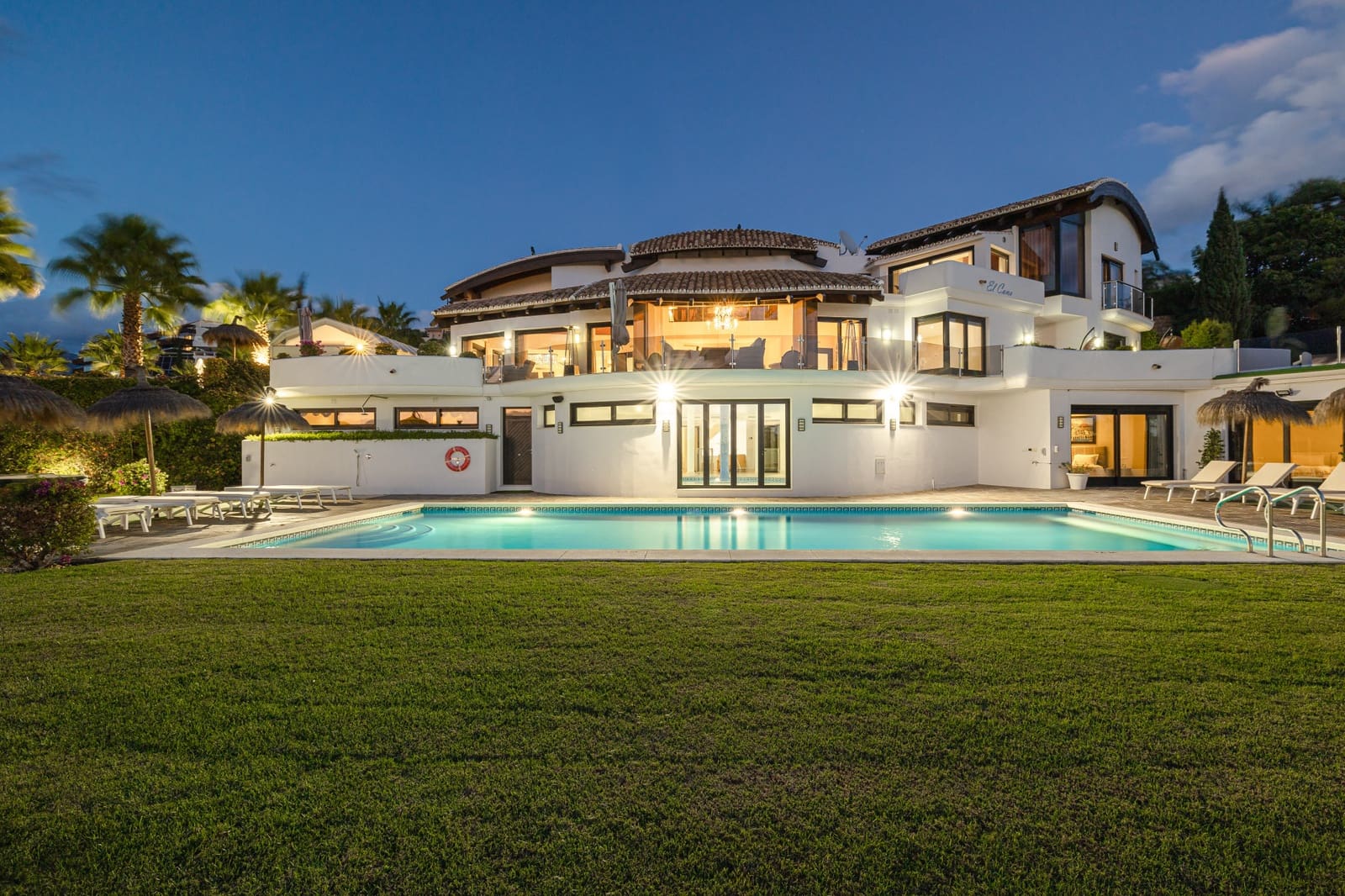 8 bedroom Villa for sale in Los Flamingos with pool garage - € 5,500,000 (Ref: 9433452)
