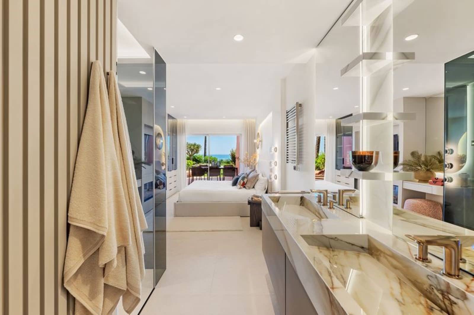 3 Zimmer Apartment zu verkaufen in Estepona mit Pool Garage - 2.350.000 € (Ref: 9433456)