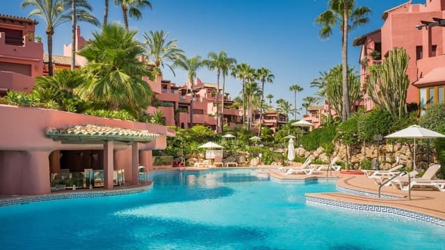 3 sypialnia Apartament na sprzedaż w Estepona z basenem garażem - 2 350 000 € (Ref: 9433456)