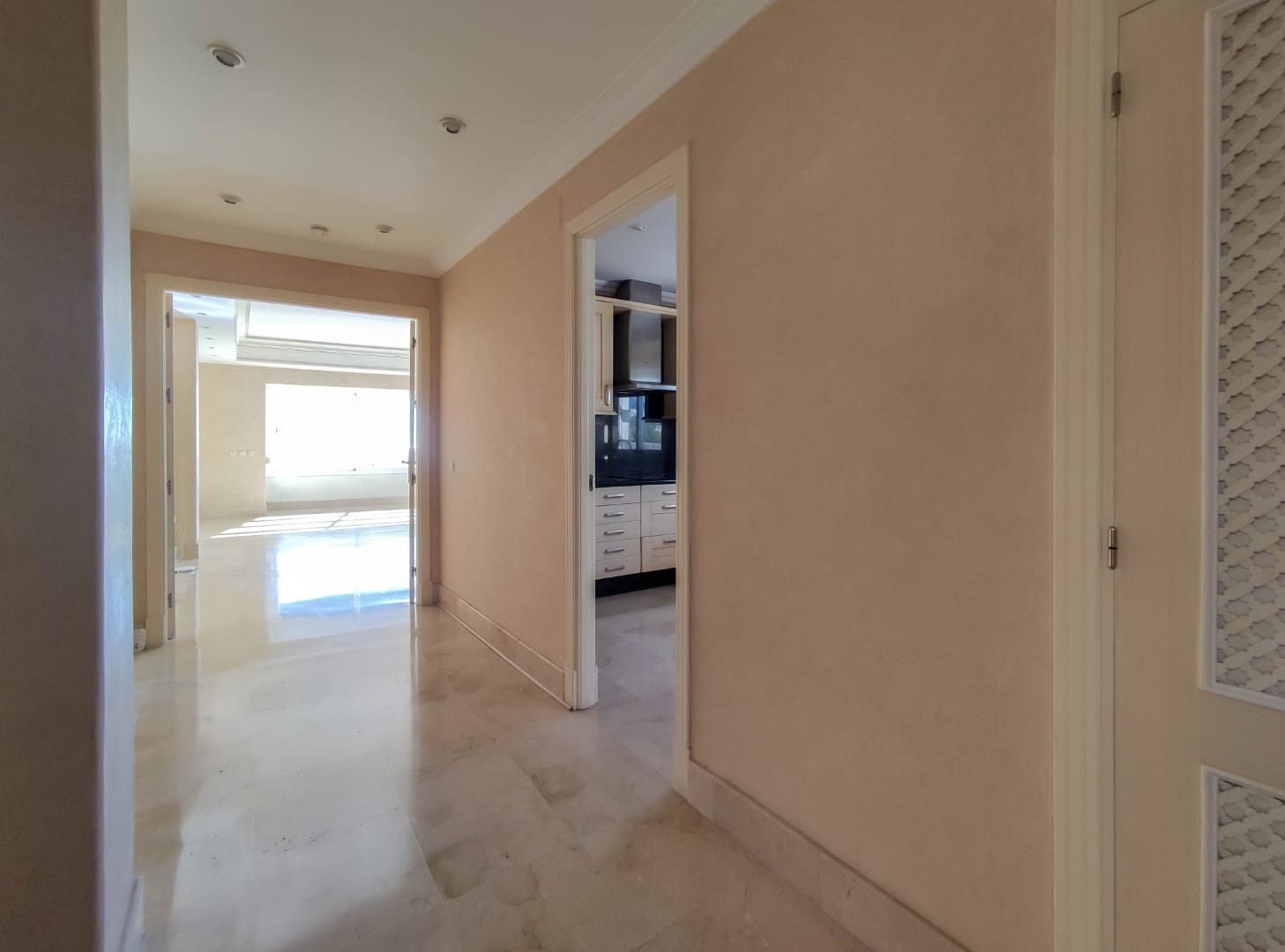 3 bedroom Penthouse for sale in Marbella with pool garage - € 1,085,000 (Ref: 9433458)