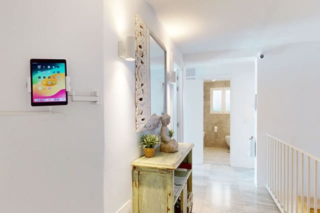 4 quarto Apartamento de Praia para venda em Bahía Dorada, Estepona com piscina garagem - 949 000 € (Ref: 9433459)