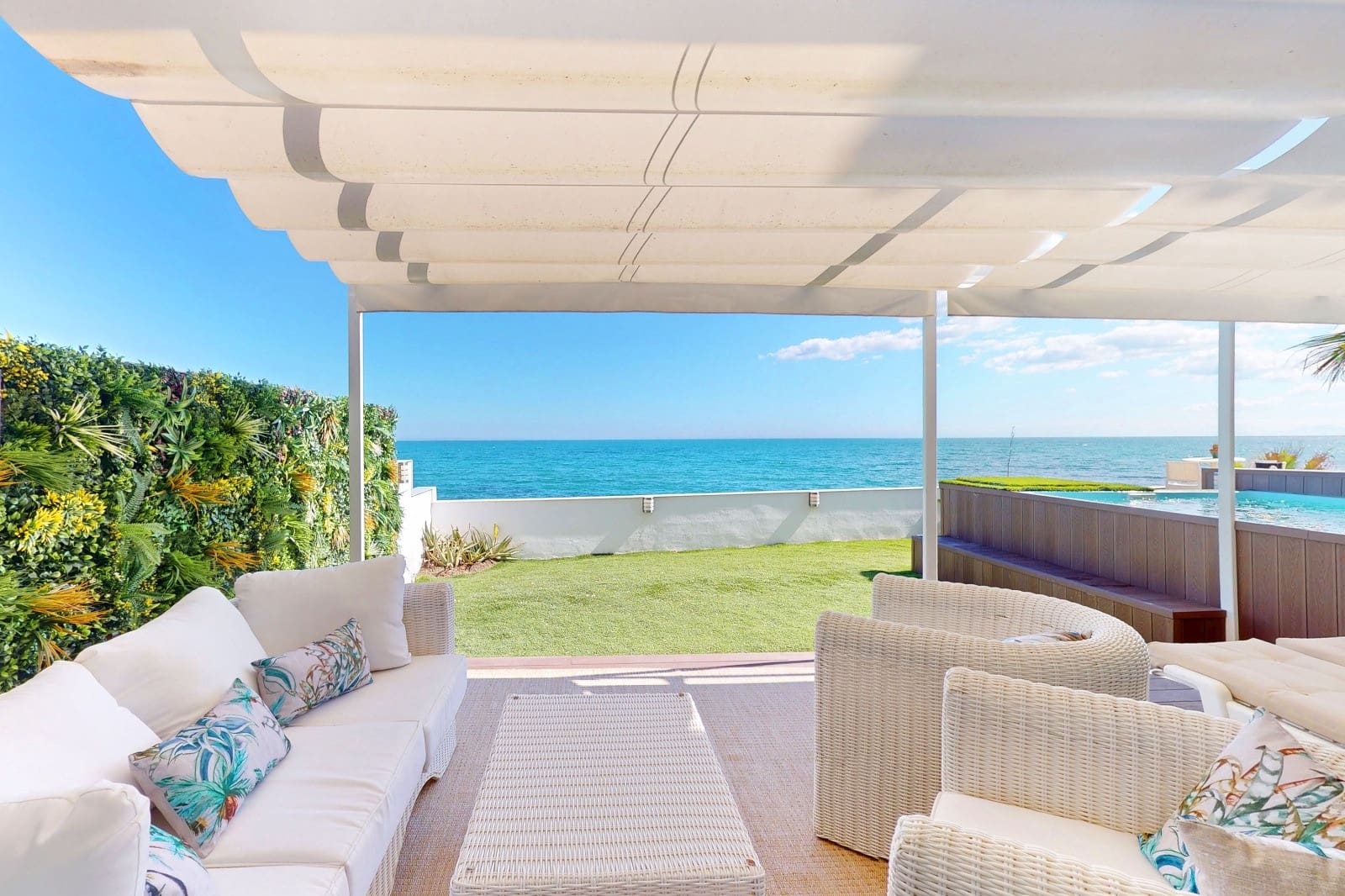 4 soverom Strandleiligheter til salgs i Bahia Dorada med svømmebasseng garasje - € 949 000 (Ref: 9433459)