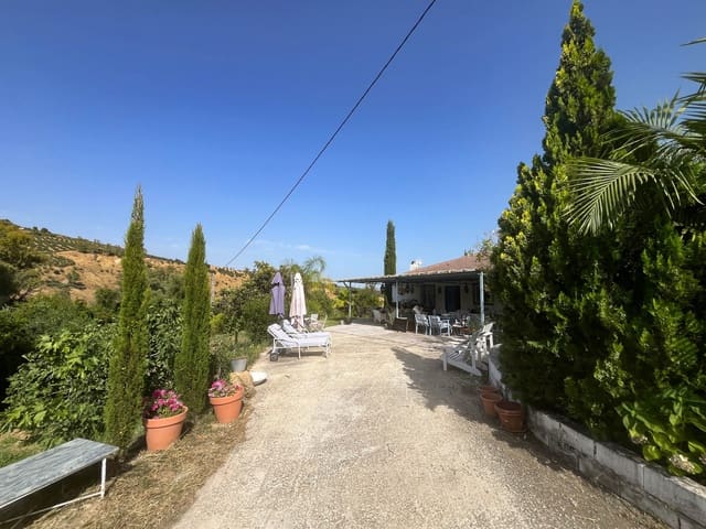 4 soveværelse Finca/Landehus til salg i Guaro med garage - € 318.500 (Ref: 9433464)