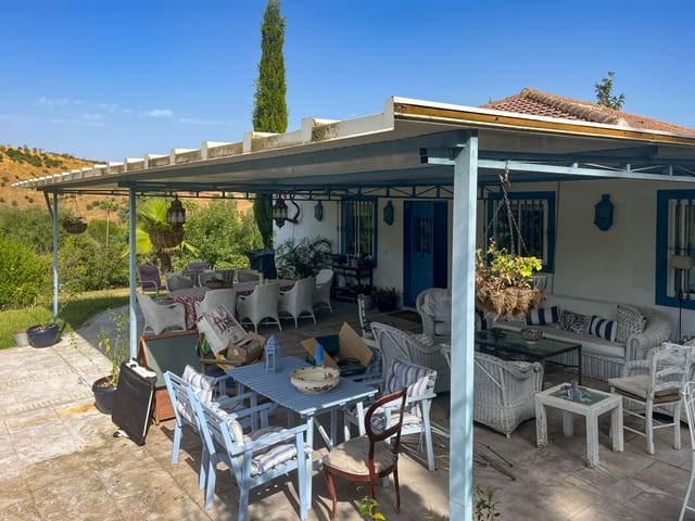 4 soveværelse Finca/Landehus til salg i Guaro med garage - € 318.500 (Ref: 9433464)