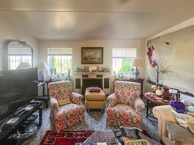 4 soveværelse Finca/Landehus til salg i Guaro med garage - € 318.500 (Ref: 9433464)