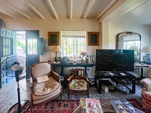 4 soveværelse Finca/Landehus til salg i Guaro med garage - € 318.500 (Ref: 9433464)