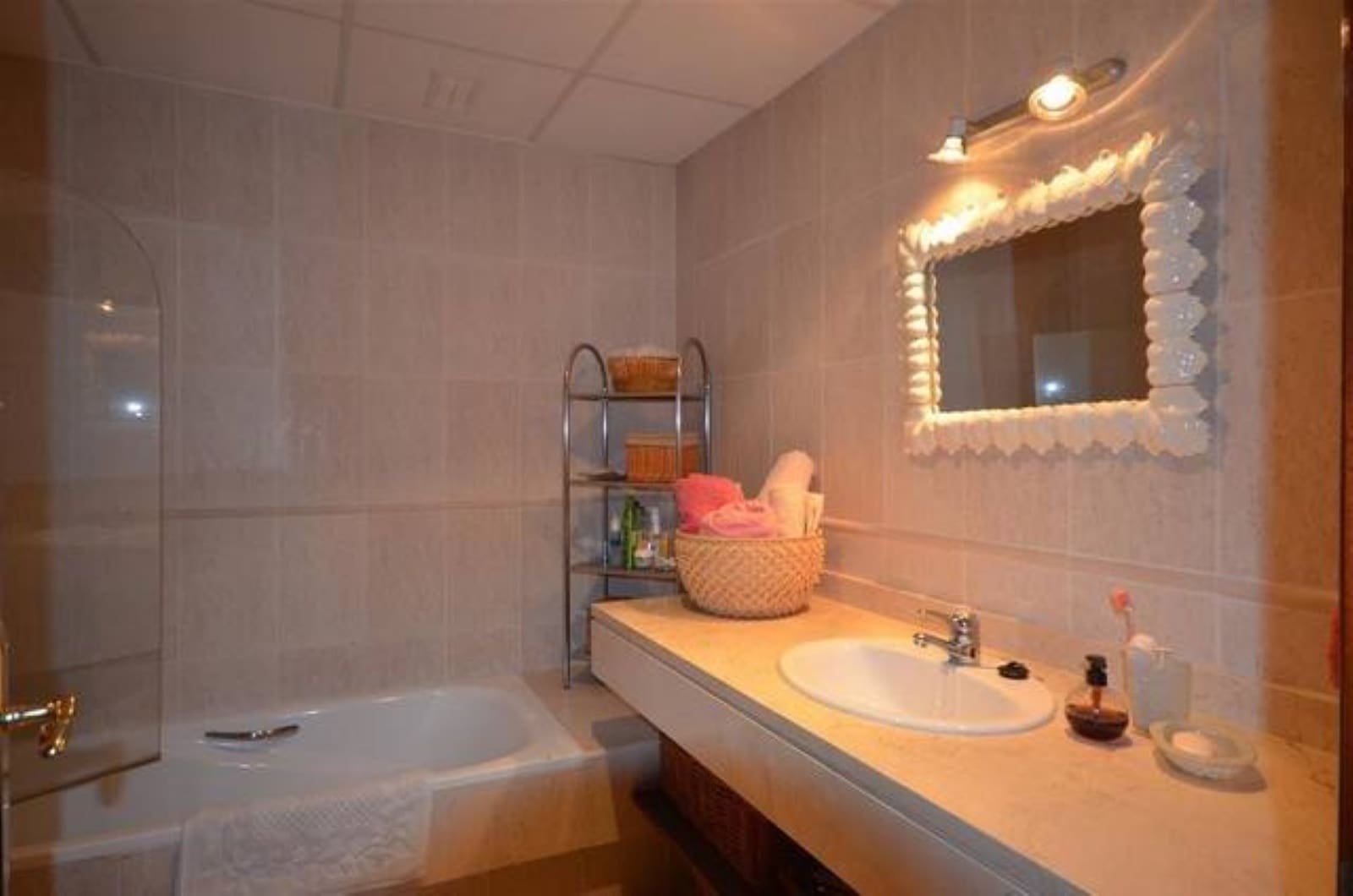 3 soveværelse Lejlighed til salg i Manilva med swimmingpool garage - € 400.000 (Ref: 9448558)