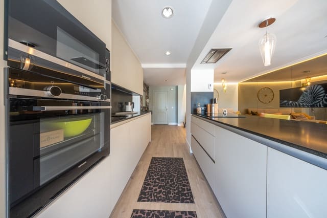 2 soveværelse Lejlighed til salg i Marbella med swimmingpool garage - € 595.000 (Ref: 9461056)