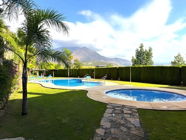 3 soverom Hus til salgs i Estepona Golf, Estepona med svømmebasseng garasje - € 535 000 (Ref: 9503814)