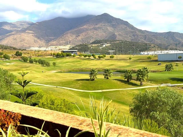 3 soverom Hus til salgs i Estepona Golf, Estepona med svømmebasseng garasje - € 535 000 (Ref: 9503814)