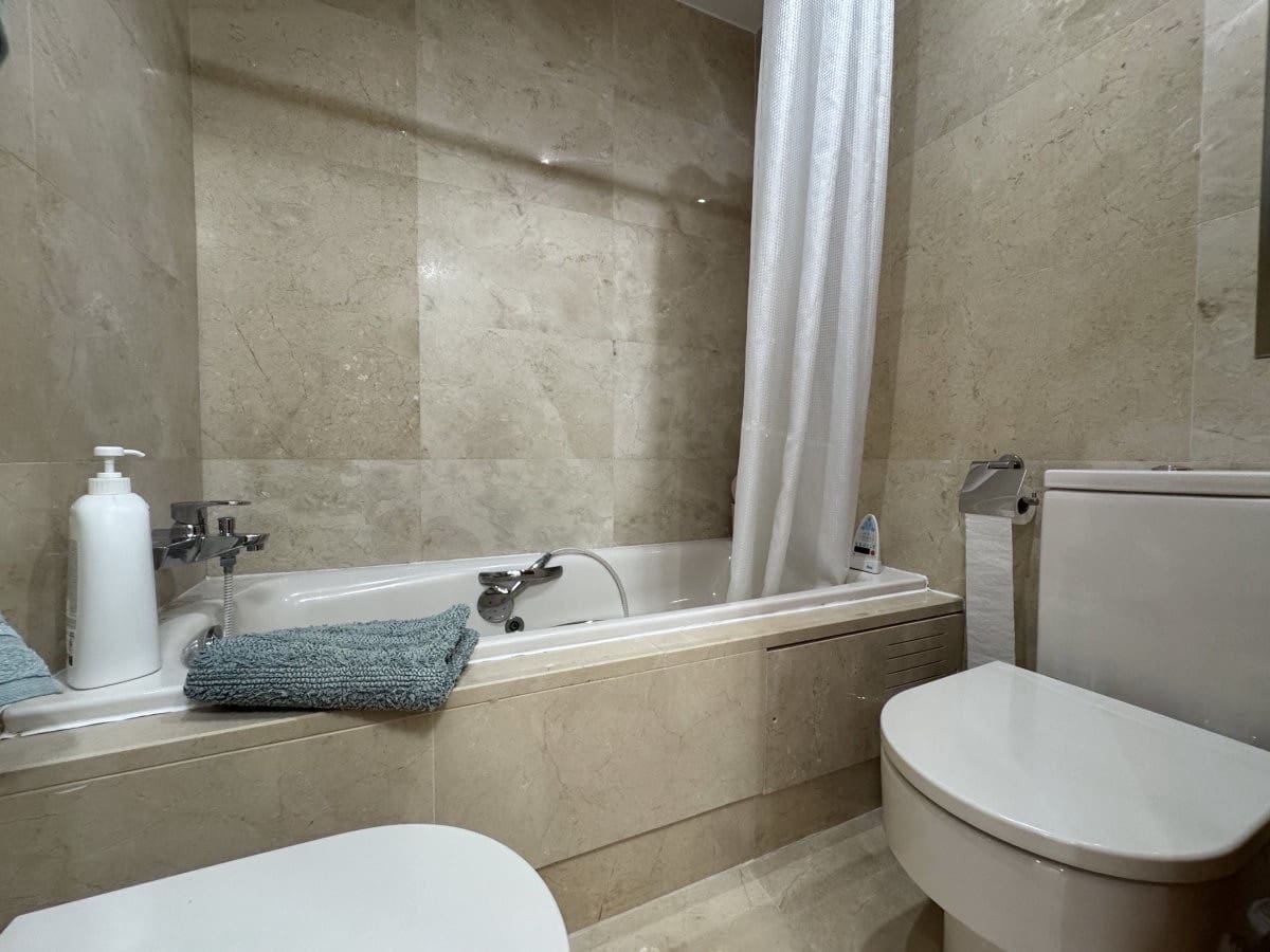 3 sypialnia Dom na sprzedaż w Estepona z basenem garażem - 539 900 € (Ref: 9503814)