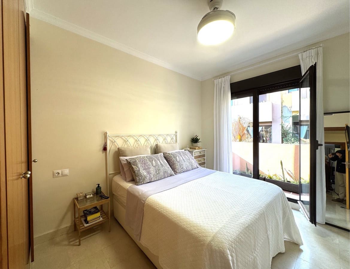 3 sypialnia Dom na sprzedaż w Estepona z basenem garażem - 539 900 € (Ref: 9503814)