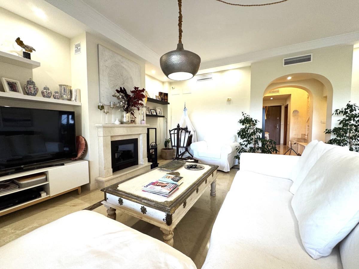 3 sypialnia Dom na sprzedaż w Estepona z basenem garażem - 539 900 € (Ref: 9503814)