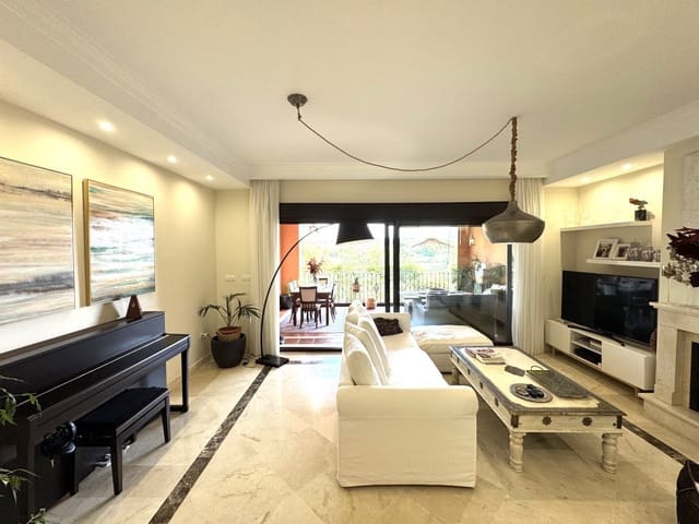 3 chambre Maison de Ville à vendre à Estepona Golf, Estepona avec piscine garage - 539 900 € (Ref: 9503814)