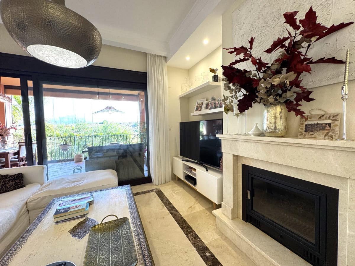 3 sypialnia Dom na sprzedaż w Estepona z basenem garażem - 539 900 € (Ref: 9503814)
