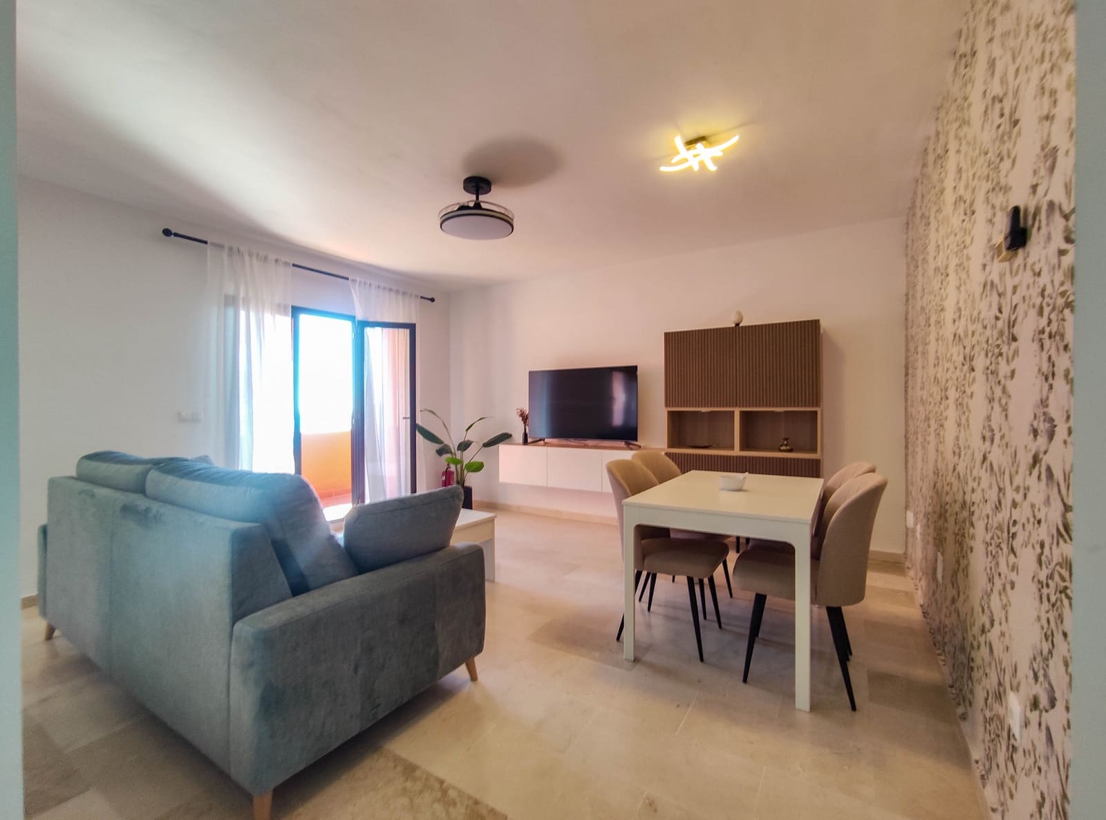2 quarto Apartamento para venda em Estepona com piscina garagem - 365 000 € (Ref: 9610781)