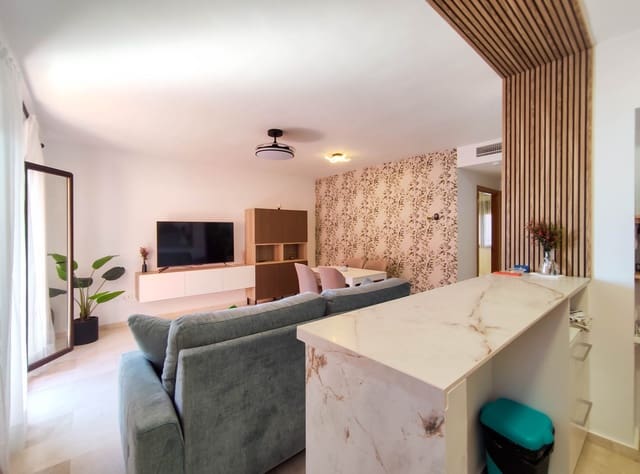 2 quarto Apartamento para venda em Puerto de Estepona, Estepona com piscina garagem - 365 000 € (Ref: 9610781)