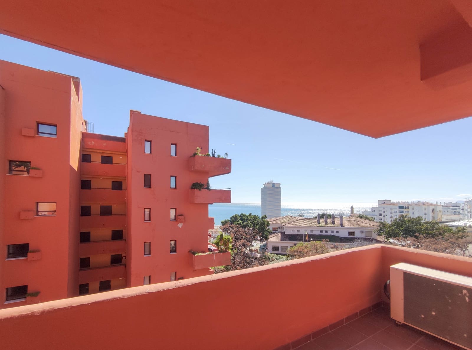 2 quarto Apartamento para venda em Estepona com piscina garagem - 365 000 € (Ref: 9610781)