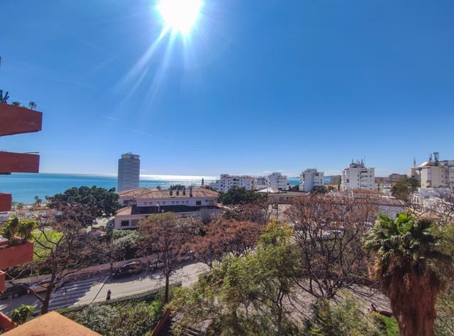 2 quarto Apartamento para venda em Puerto de Estepona, Estepona com piscina garagem - 365 000 € (Ref: 9610781)