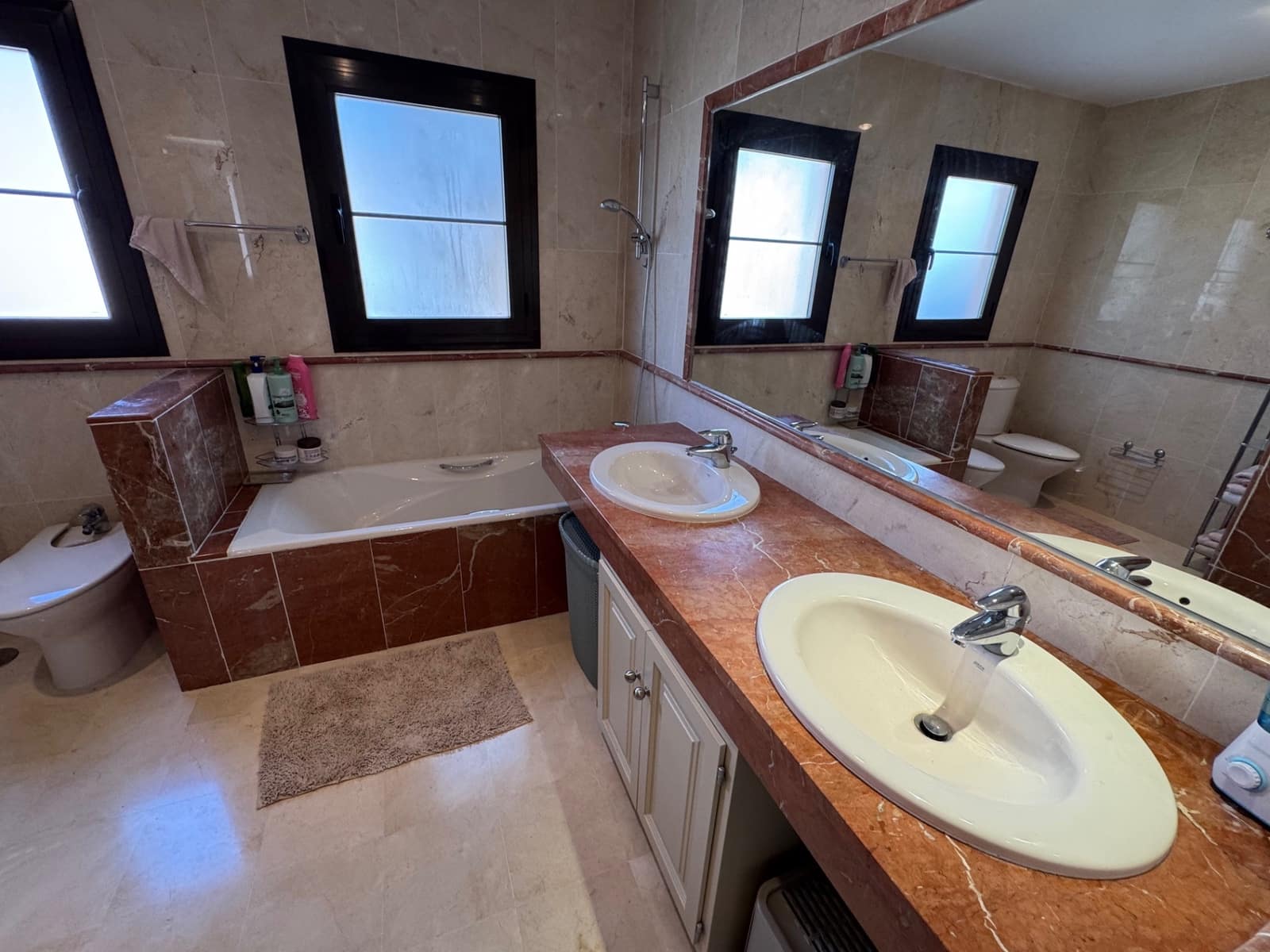 Apartamento de 4 habitaciones en New Golden Mile en venta con piscina garaje - 850.000 € (Ref: 9625284)