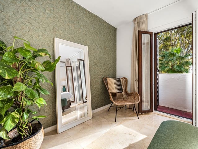 2 chambre Maison de Ville à vendre à Punta Plata, Estepona avec piscine garage - 729 000 € (Ref: 9694655)